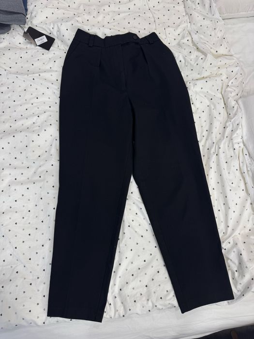 Отдам бесплатно женские брюки размер S