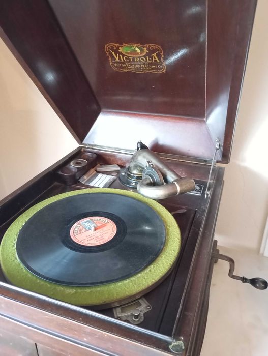 Gramofone de mesa antigo Victor Talking Machine