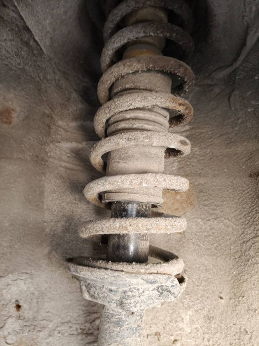 Стійки з пружинами Форд Ескорт мк5, в зборі