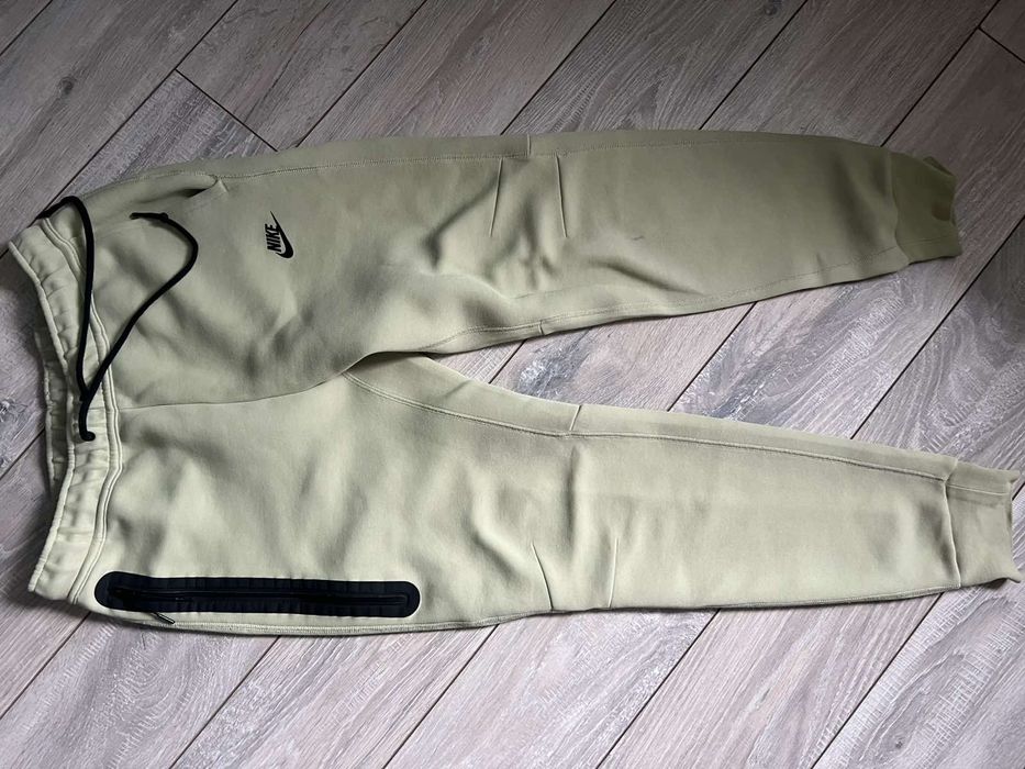 Nike Sportswear Tech Fleece костюм