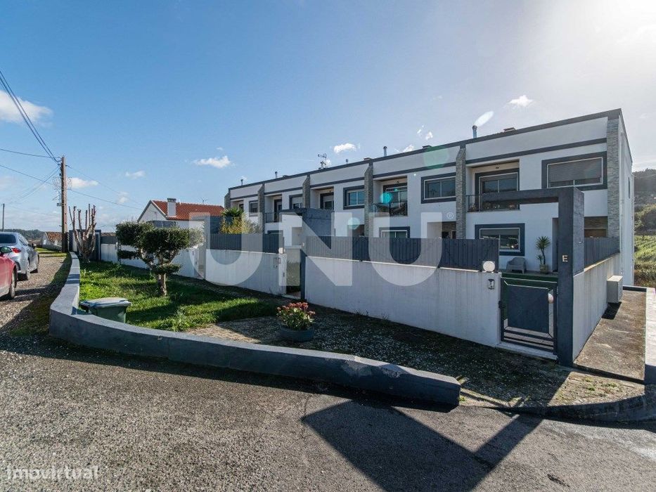 Moradia T3, inserida em condomínio privado, na Carnota, Alenquer!