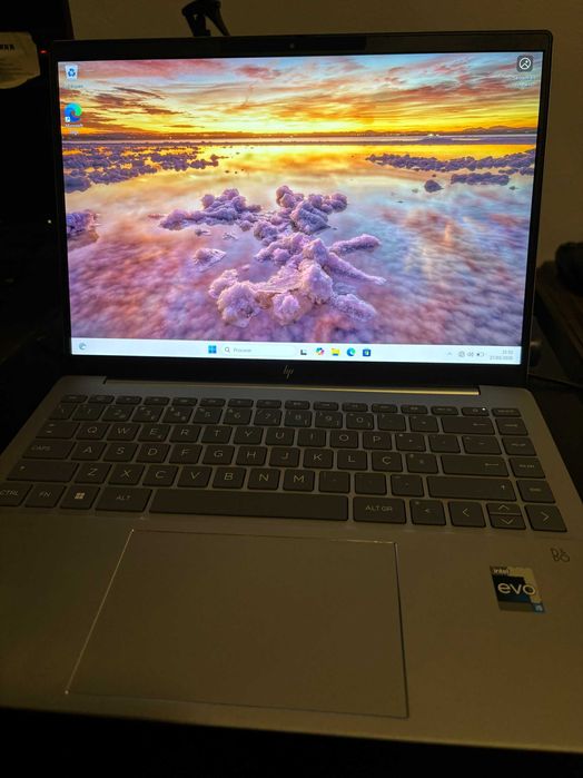 portatil HP Pavilion Plus 14' Laptop PC 14-ew0005
