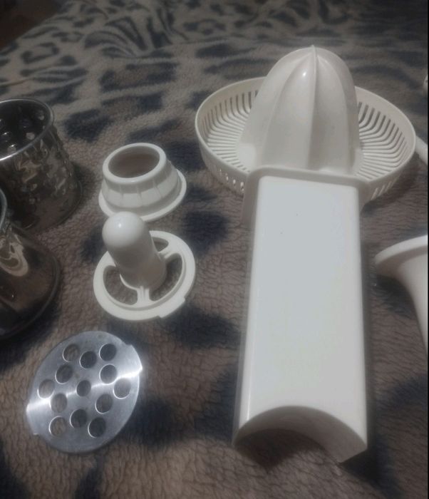 Електром'ясорубка - соковижималка first, ножі для комбайна.