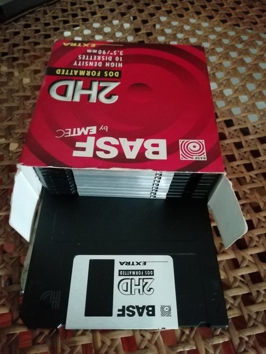 Diskettes BASF 2HD64738475155843123