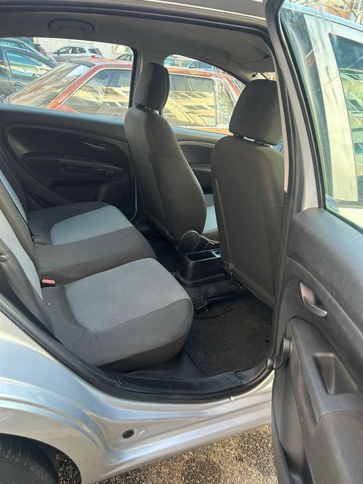 Fiat Grande Punto com 122 mil kms - Ano 2009