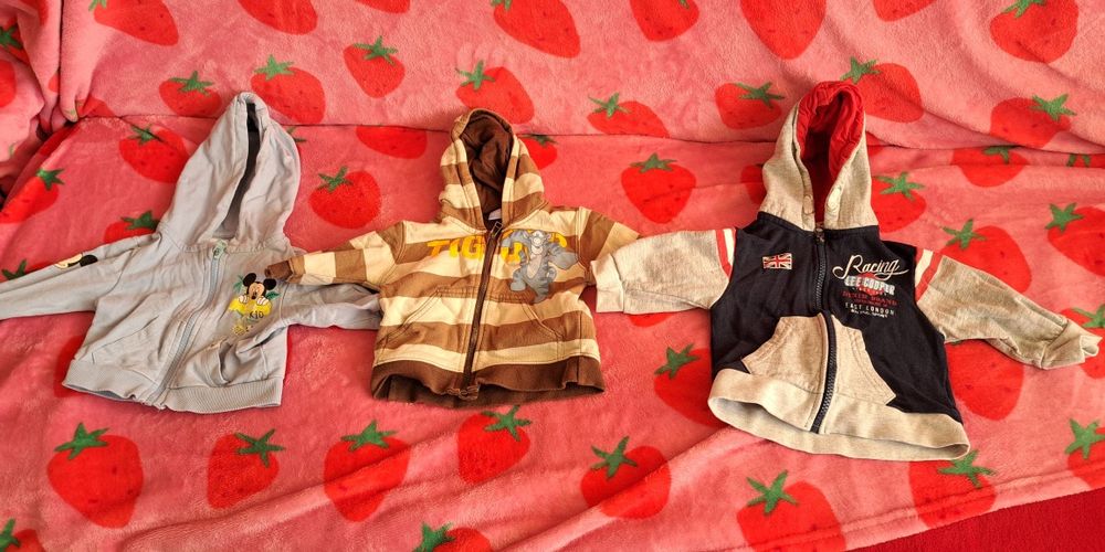 Bluzy z kapturem dla niemowlaka 62cm