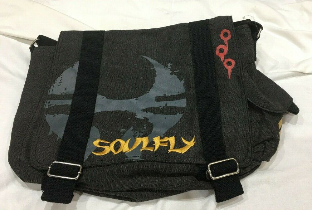 Mochila com logotipo soulfly