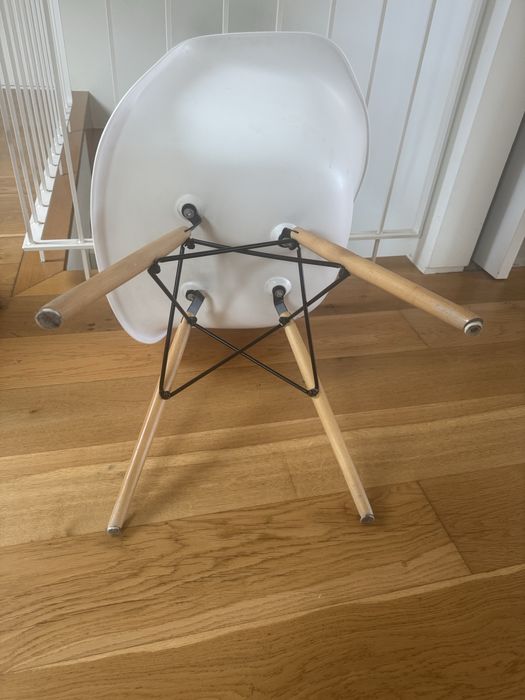 Cadeiras estilo nórdico com braços