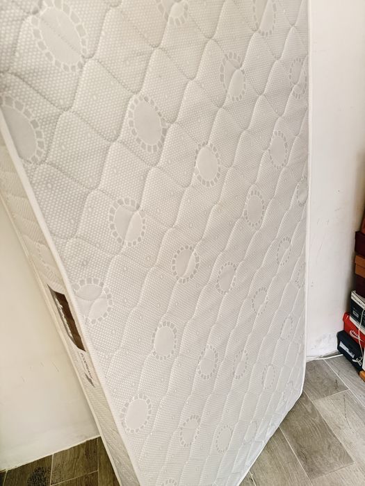 Cama de solteiro + colchão