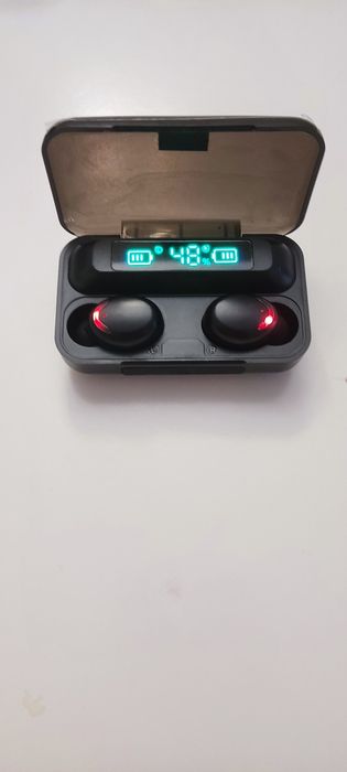 Headphones com power bank