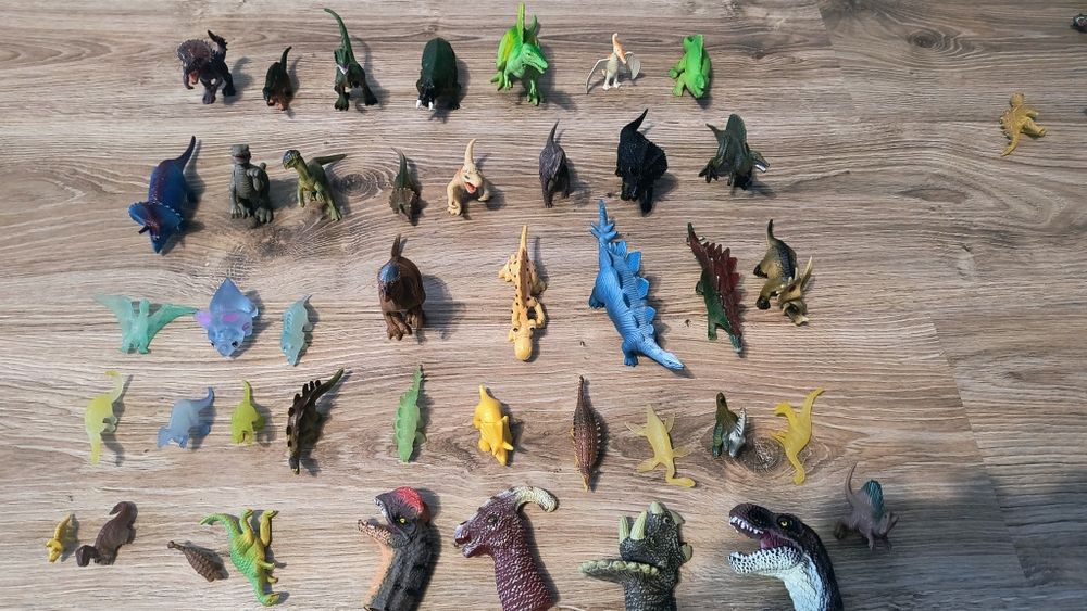 Figurki dinozaurów ponad 80szt