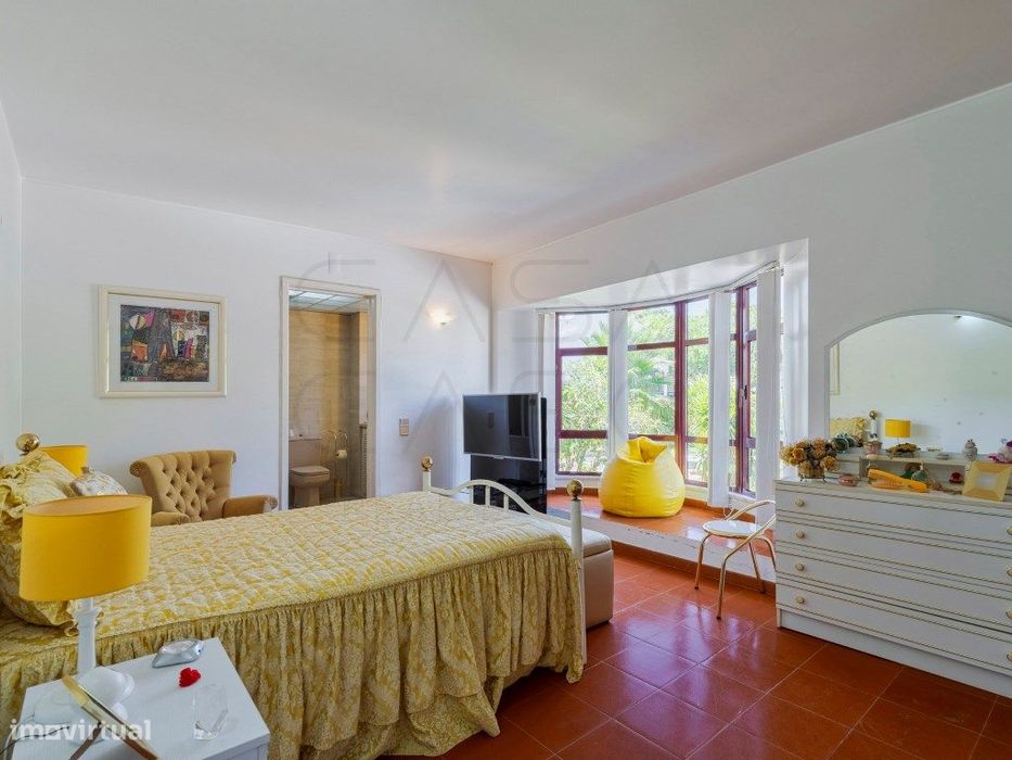 Apartamento T2+1 com Terraço Coberto e Vista para Lago e Piscina | ...