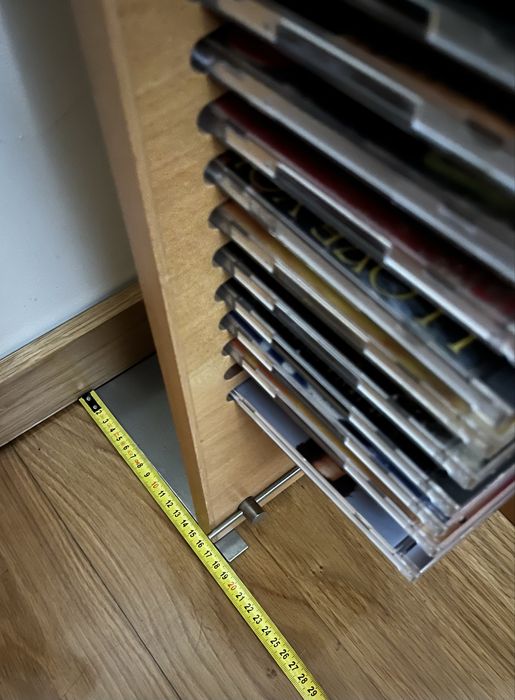 Estante de CDs em madeira