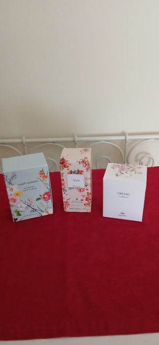Três caixas de Perfume, vazias