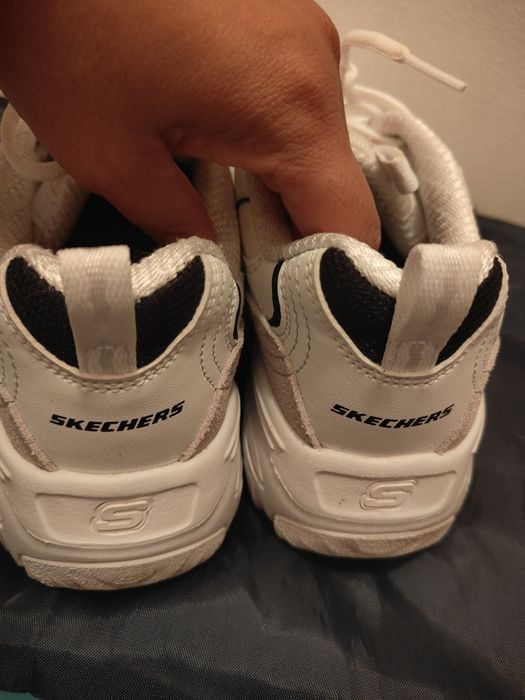Tênis skechers brancos