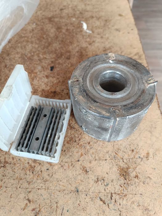 Głowica prosta z nożykami wymiennymi