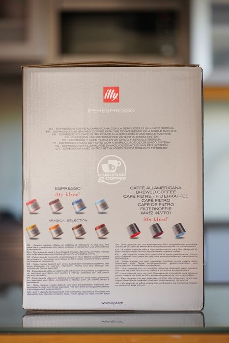 Máquina de café expresso. -  illy X1 Anniversary 1935 iperespresso