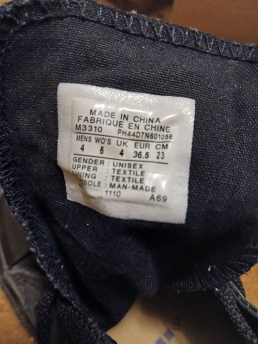 Продам конверси для дівчинки розмір 36.5