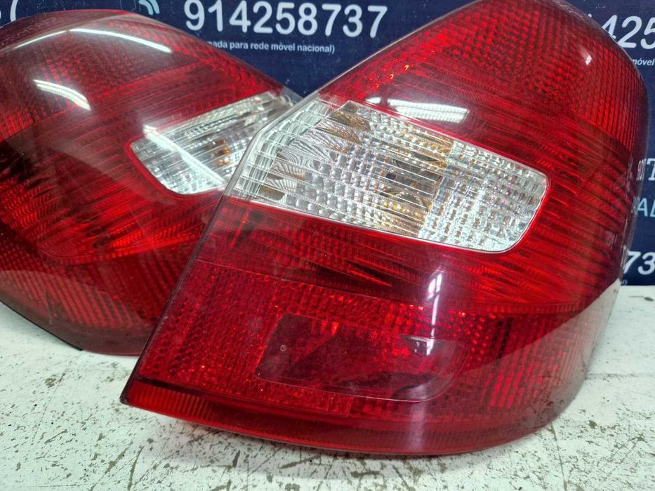 Farolins usados SKODA FABIA II carro esquerdo direito farolim