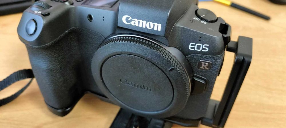 Фотоапарат Canon R
