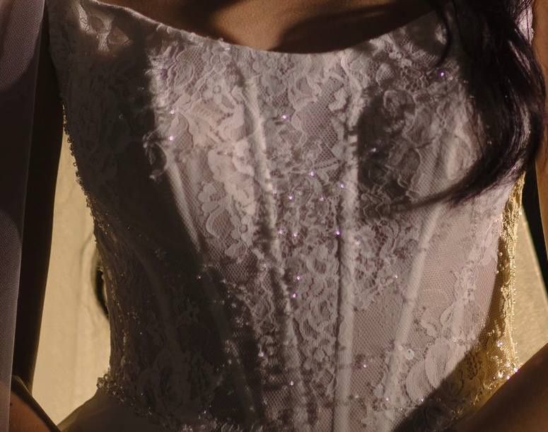 Elegancka suknia ślubna