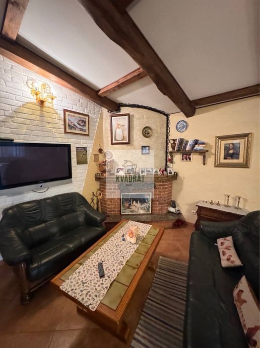 Продам стильний котедж в престижному районі міста