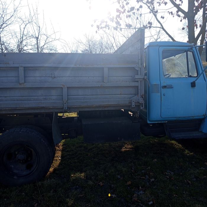 Автомобіль САЗ 3507