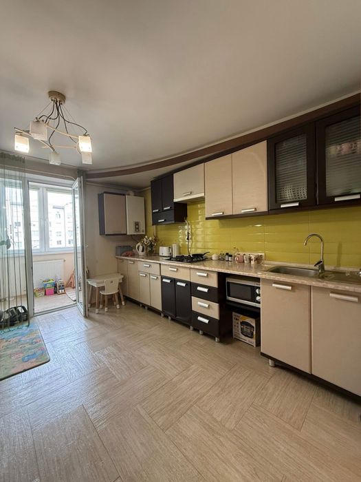 Продаж 2-х кімнатної квартири на вул. Симоненка