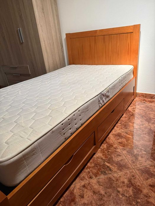 Cama de solteiro com colchão