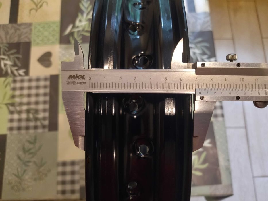 Обод 2.15  R18 алюминиевый