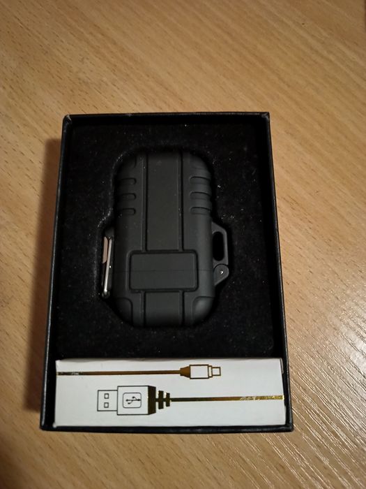 Wodoodporna zapalniczka z płomieniem