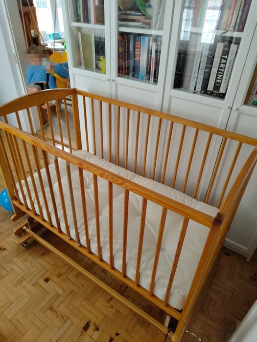 Łóżeczko kołyska 140x70 z materacem futon