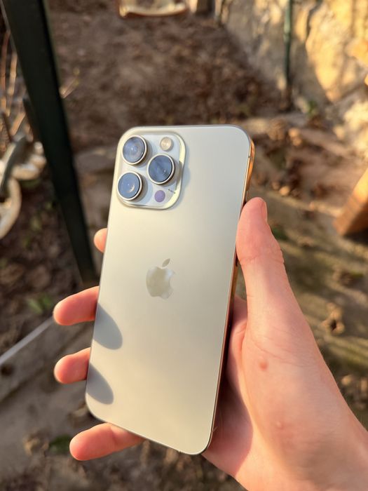 iPhone 16 Pro Max cinzento