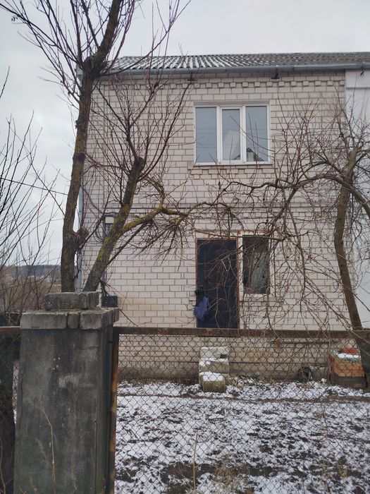 Продам будинок в передмісті