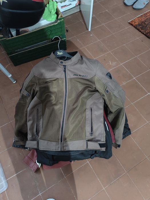 Vários Casacos mota