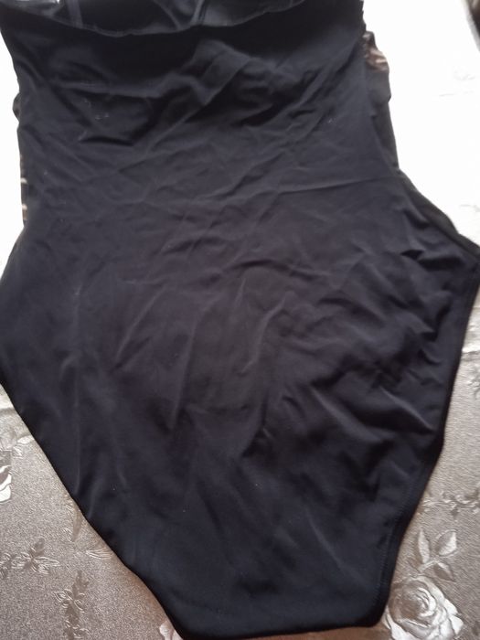 Продам купальники женские
