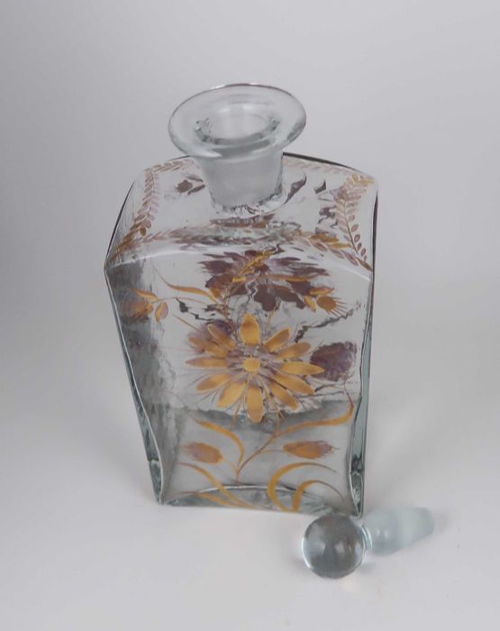 Garrafa antiga em vidro estilo D. Maria