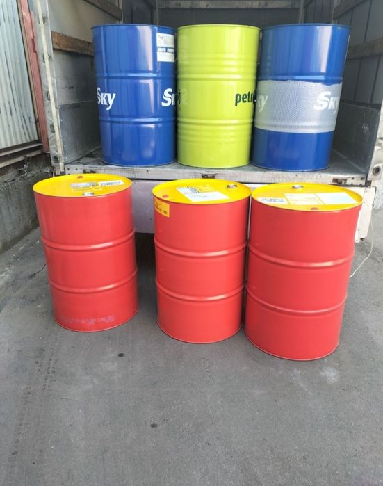 Продам бочки на 200л під 2 кришки  металеві під дизель чи бензин.