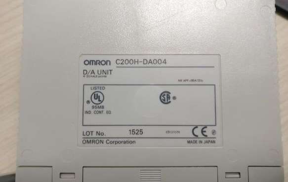Carta Omron C200H-DA004