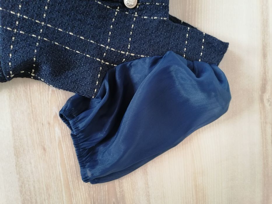 Elegancka sukienka granatowa z bufkami