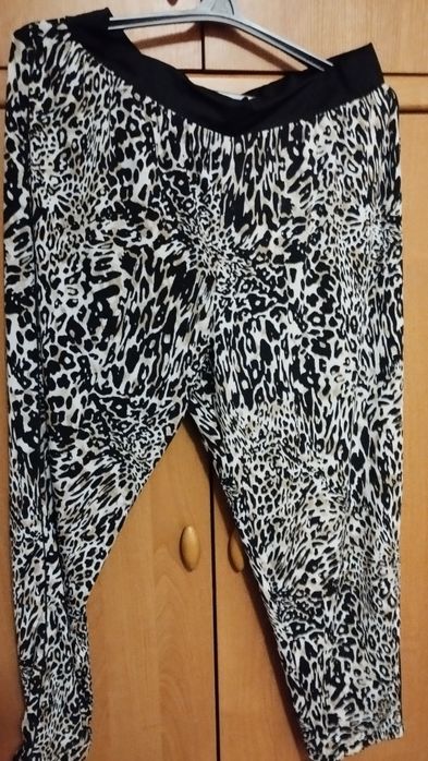 Легенькі жіночі штани