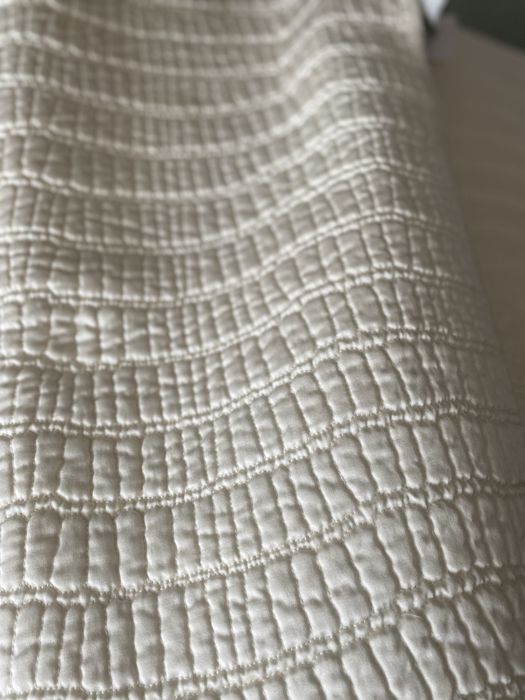 Colcha Zara Home - cama de casal, cor marfim