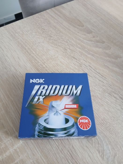 Świece zapłonowe irydowe NGK