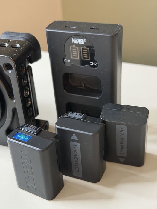 Sony a6400 + klatka SmallRig + baterie