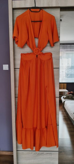 Sukienka boho z wycięciem