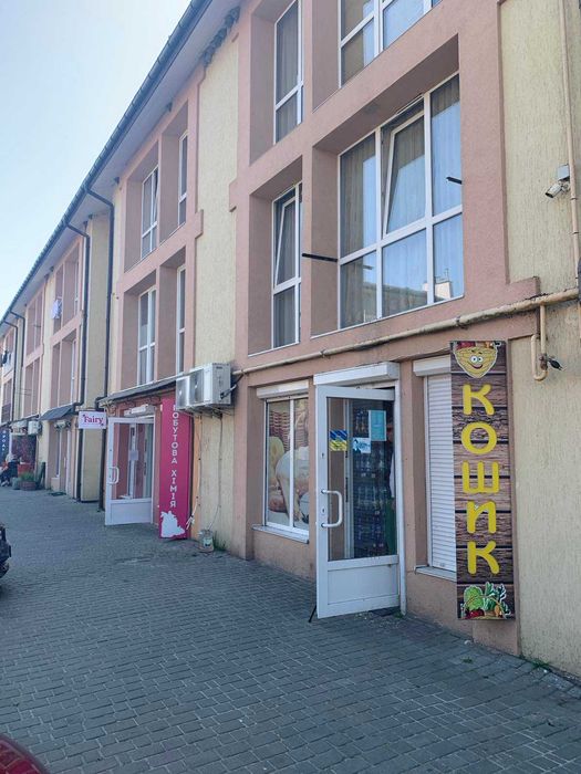 Продам котедж з бомбосховищем в Континенті, біля Львова. Без комісії.