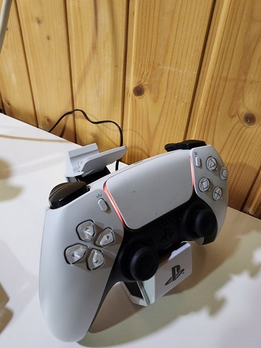 Ps5 versão digital + 1comando e suporte de carregamento