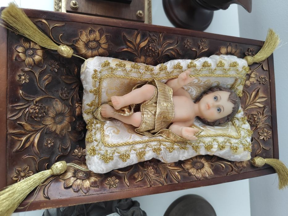 Menino Jesus em berço