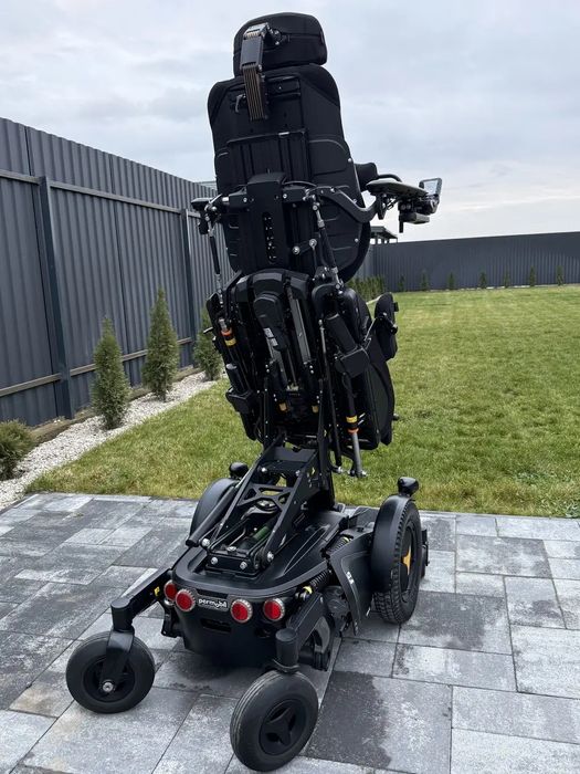 Permobil F5 з вертикалізатором.