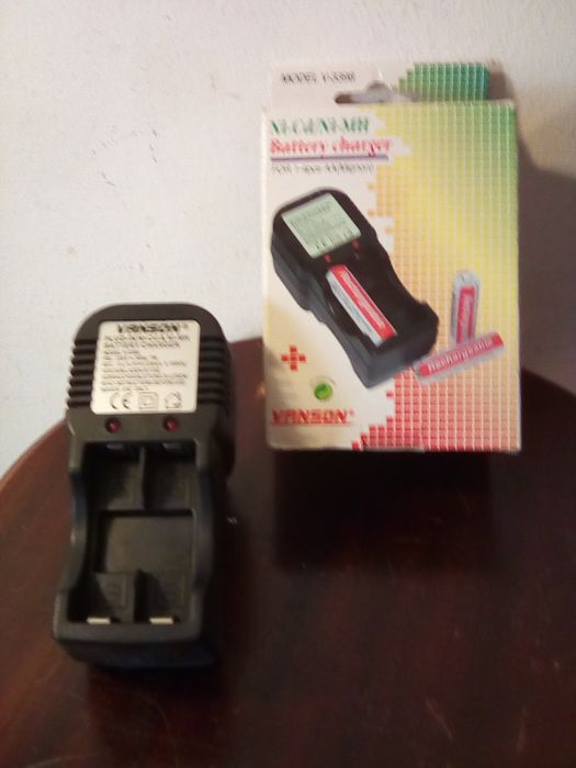 AA battery charger (new)64550984288642120
